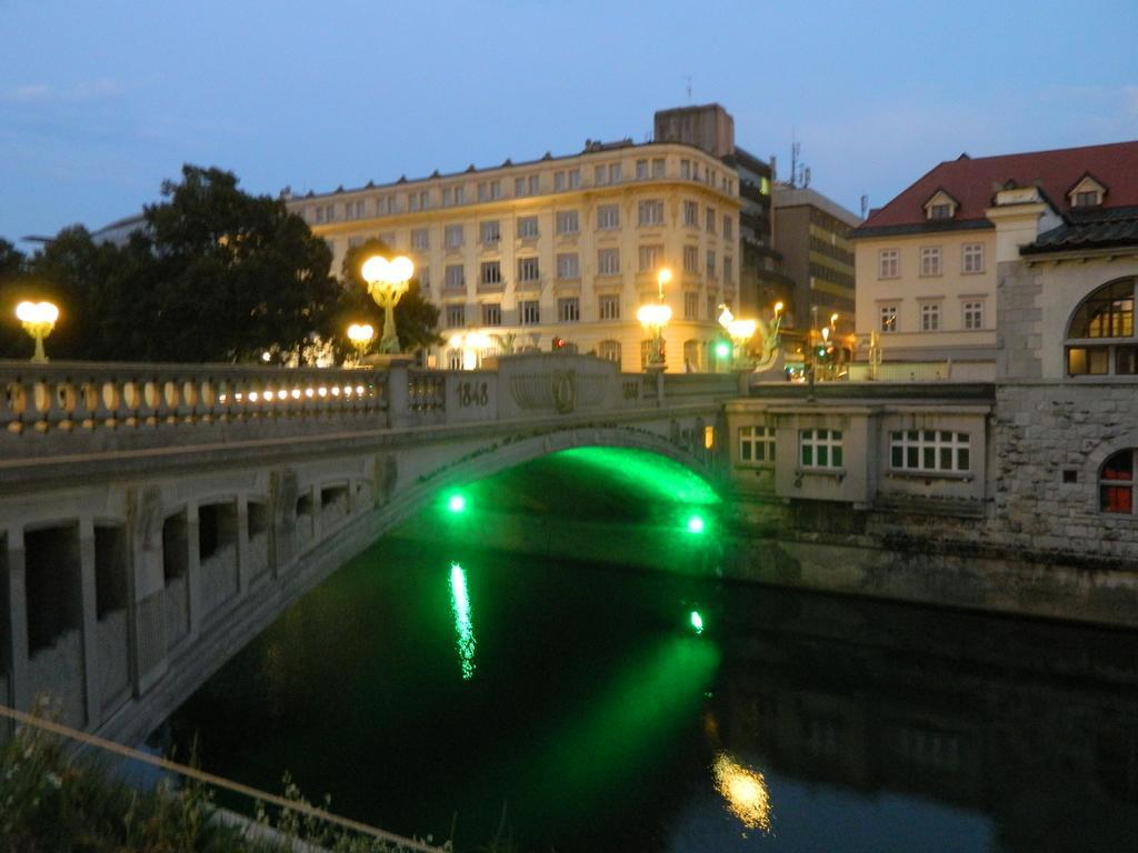 Apartment Bright & Light Ljubljana Exterior photo